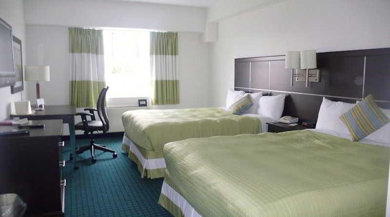 Niagara Plaza Hotel By Fairbridge Номер фото
