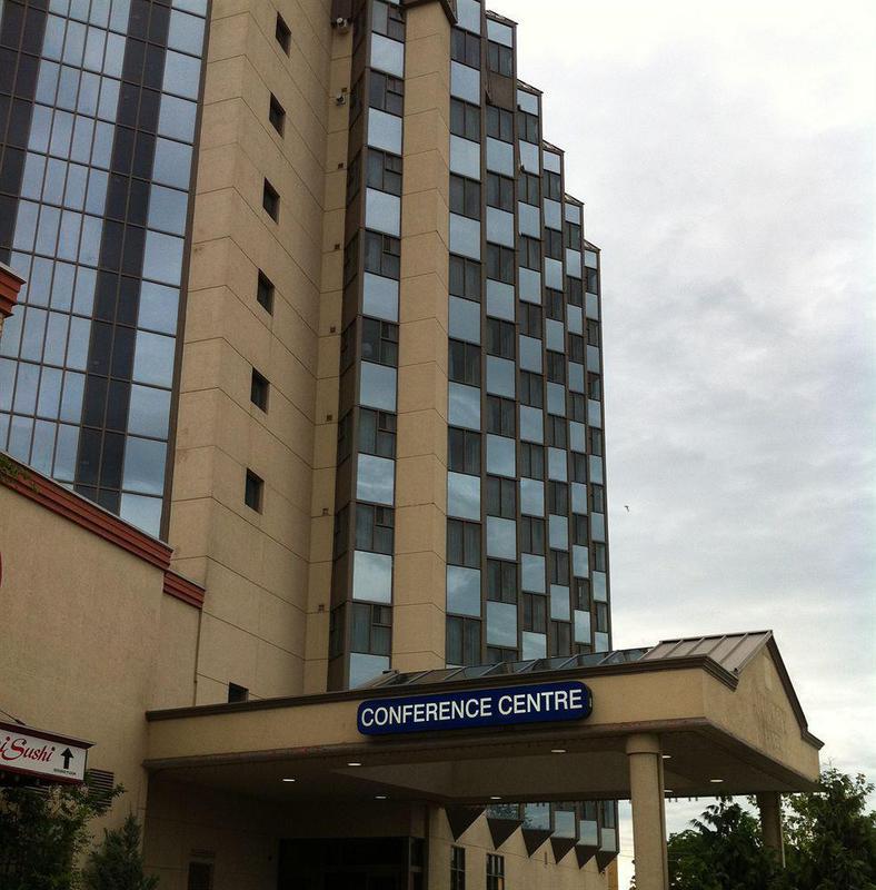 Niagara Plaza Hotel By Fairbridge Екстер'єр фото